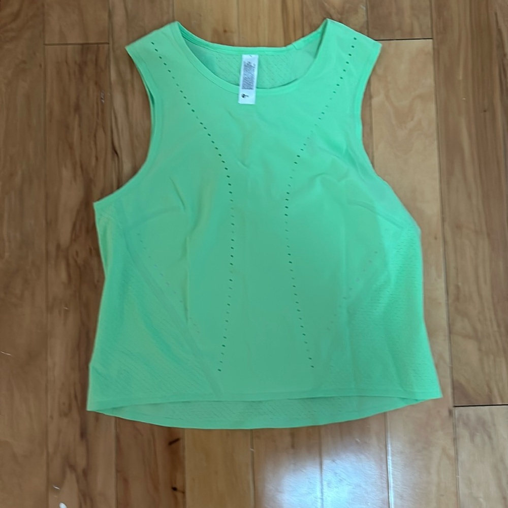 Lululemon sleeveless shirt